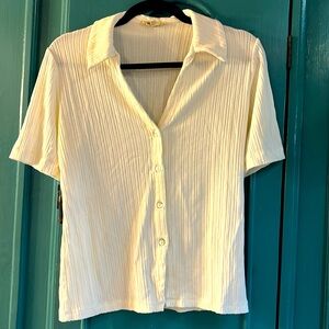 Creme v-neck Madewell blouse from Fall 2024. Size M.
